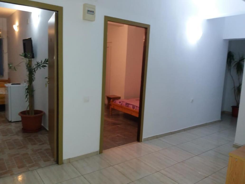 Cazare Eforie Nord, Plaja Acapulco, Garsoniere Four Studios, Bucatarie Comuna, Baie Proprie, Etaj 4, Fara Lift Экстерьер фото