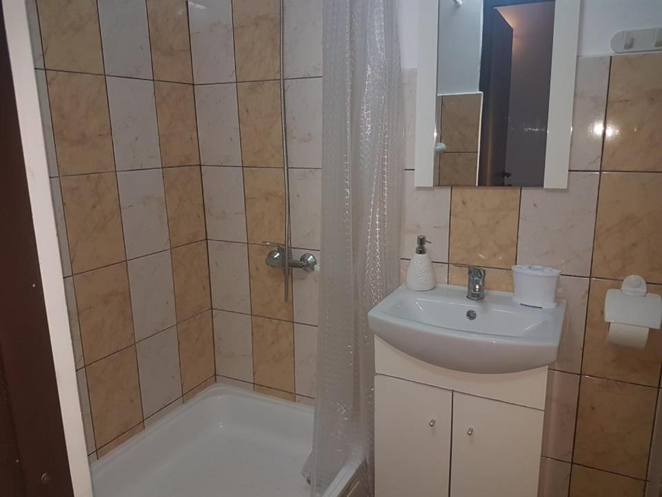 Cazare Eforie Nord, Plaja Acapulco, Garsoniere Four Studios, Bucatarie Comuna, Baie Proprie, Etaj 4, Fara Lift Экстерьер фото