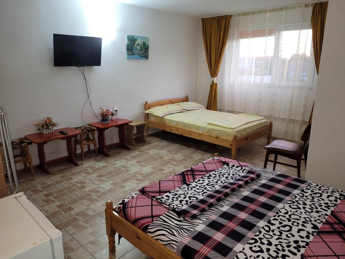 Cazare Eforie Nord, Plaja Acapulco, Garsoniere Four Studios, Bucatarie Comuna, Baie Proprie, Etaj 4, Fara Lift Экстерьер фото