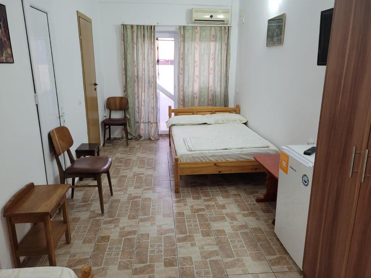 Cazare Eforie Nord, Plaja Acapulco, Garsoniere Four Studios, Bucatarie Comuna, Baie Proprie, Etaj 4, Fara Lift Экстерьер фото