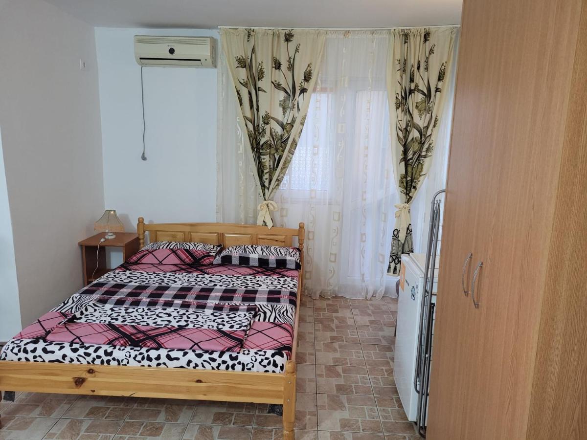 Cazare Eforie Nord, Plaja Acapulco, Garsoniere Four Studios, Bucatarie Comuna, Baie Proprie, Etaj 4, Fara Lift Экстерьер фото